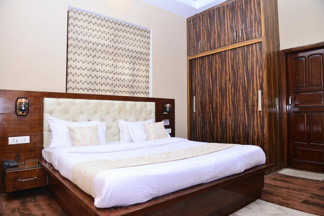 Signature Villa Sonipat Exterior photo