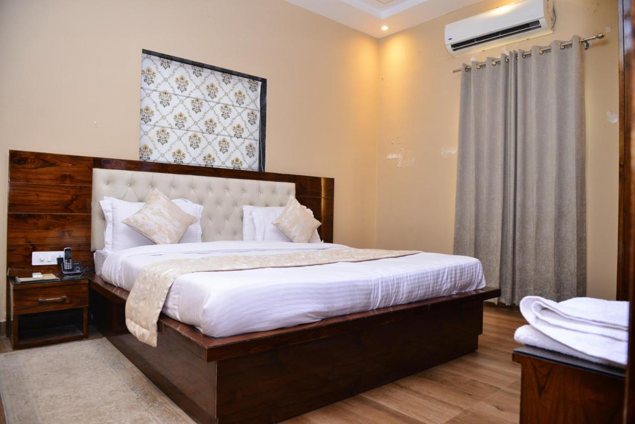 Signature Villa Sonipat Exterior photo